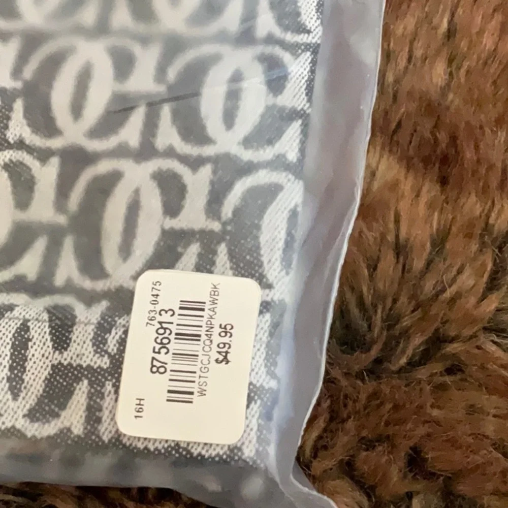 NWT WILLIAMS SONOMA SET OF 4 NAPKINS JACQUARD, matching PLACEMATS listed also